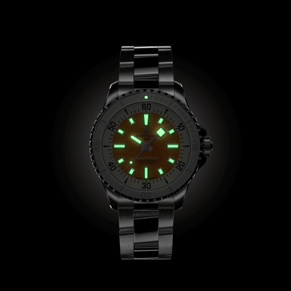 Montre Breitling Superocean automatique cadran orange bracelet acier 36 mm A17377211O1A1