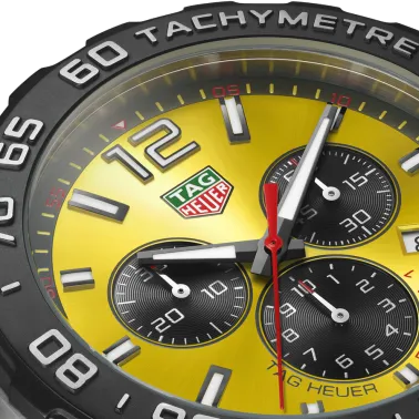 Montre TAG Heuer Formula 1 Colors quartz cadran jaune bracelet caoutchouc jaune 43 mm
