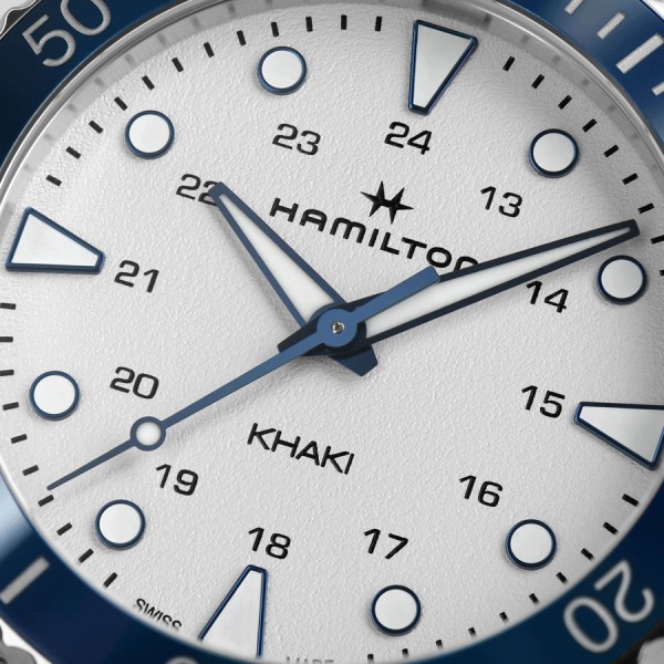Montre Hamilton Khaki Navy Scuba quartz cadran blanc bracelet acier 37 mm H82231150