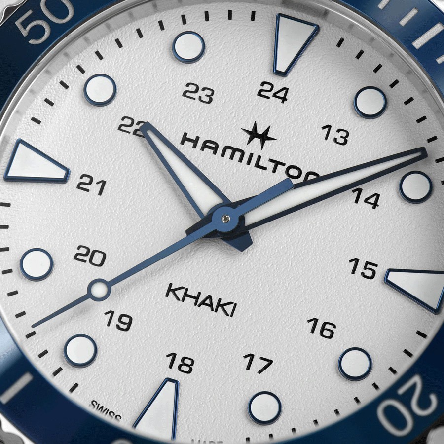 Montre Hamilton Khaki Navy Scuba quartz cadran blanc bracelet acier 37 mm H82231150