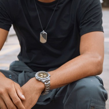 Montre Hamilton Khaki Aviation X-Wind GMT Chrono quartz cadran vert bracelet acier 46 mm