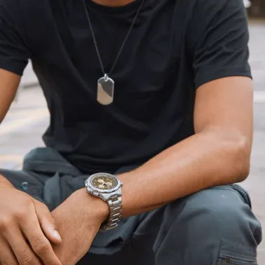 Montre Hamilton Khaki Aviation X-Wind GMT Chrono quartz cadran vert bracelet acier 46 mm H77932160