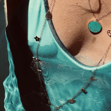 Sautoir Ginette NY Twenty charms en or rose