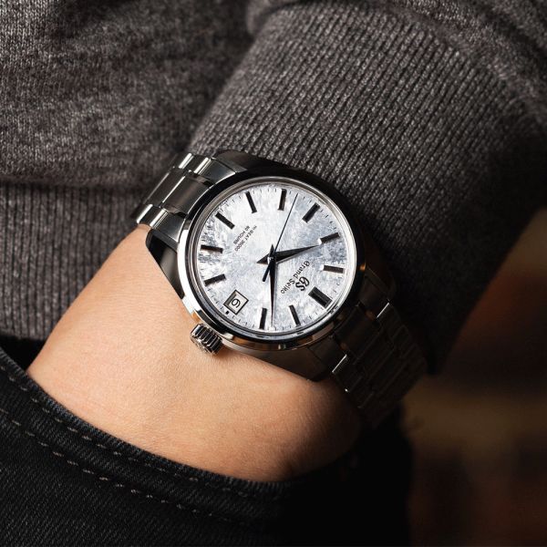 Montre Grand Seiko Heritage 44GS Ever-Brilliant Steel Hi-Beat automatique cadran bleu clair bracelet acier 40 mm