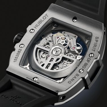 Montre Hublot Spirit of Big Bang Titanium Blue Ceramic automatique cadran squelette bracelet caoutchouc bleu 42 mm 642.NL.7170.R