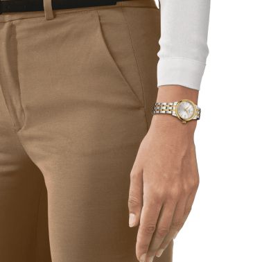 Montre Tissot Classic Dream Lady quartz lunette couleur or jaune cadran argent bracelet acier 28 mm T129.210.22.031.00