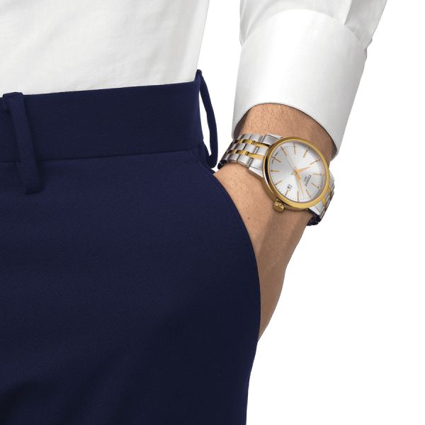 Montre Tissot Classic Dream quartz couleur or jaune cadran argent bracelet acier 42 mm T129.410.22.031.00