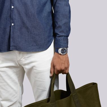 Montre Bell & Ross BR 05 automatique cadran bleu bracelet caoutchouc 40 mm