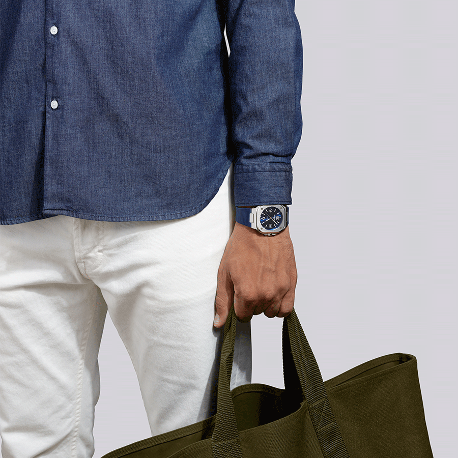 Montre Bell & Ross BR 05 automatique cadran bleu bracelet caoutchouc 40 mm