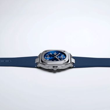 Montre Bell & Ross BR 05 automatique cadran bleu bracelet caoutchouc 40 mm