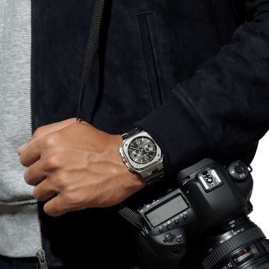 Montre Bell & Ross BR 05 Chrono automatique cadran noir bracelet acier 42 mm