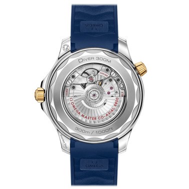 Montre Omega Seamaster Diver 300m Co-Axial Master Chronometer cadran bleu bracelet caoutchouc bleu 42 mm