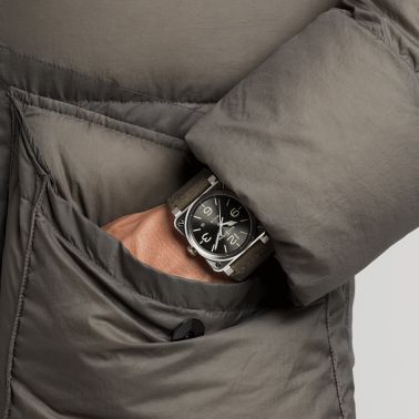 Montre Bell & Ross BR 03-92 Grey Lum automatique cadran gris bracelet cuir 42 mm