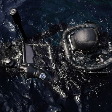 Bell & Ross BR 03-92 Diver Blue automatic blue dial rubber strap 42 mm