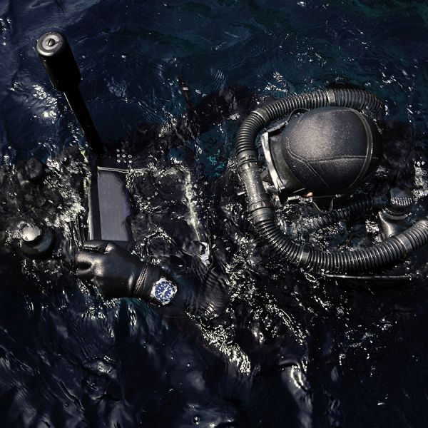 Bell & Ross BR 03-92 Diver Blue automatic blue dial rubber strap 42 mm