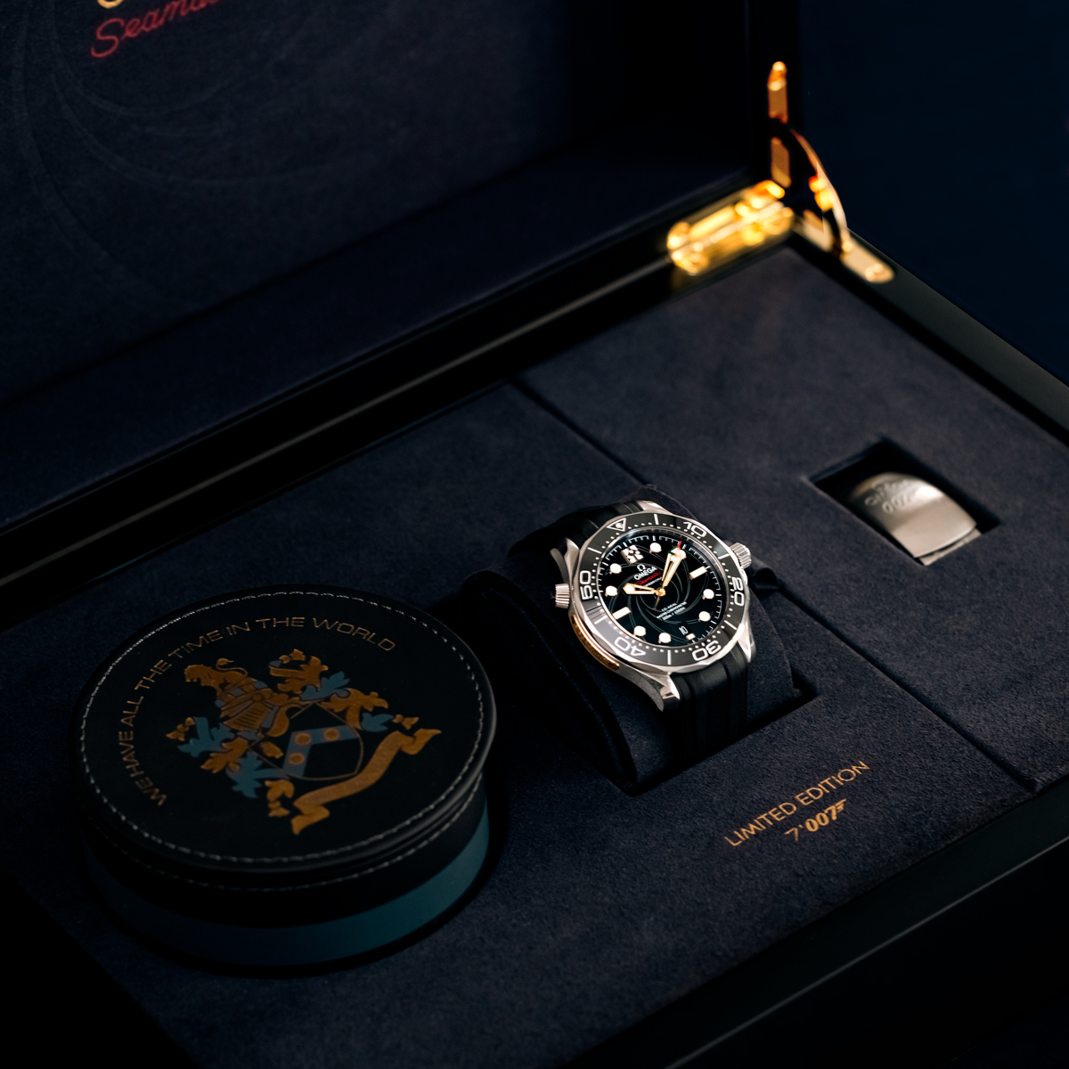 Montre Omega Seamaster Diver 300M James Bond Édition Limitée automatique 42 mm Full Set 2020