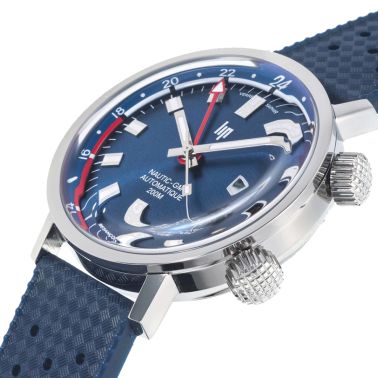 Montre Lip Grande Nautic Ski GMT automatique cadran bleu bracelet caoutchouc perforé bleu 41 mm