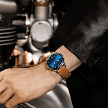 Montre Mido Multifort Patrimony automatique cadran bleu bracelet cuir marron 40 mm M040.407.16.040.00