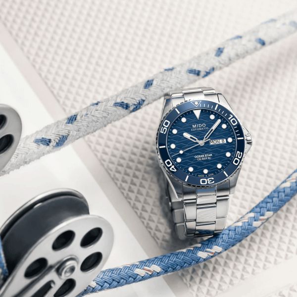 Montre Mido Ocean Star 200C automatique cadran bleu bracelet acier 42,5 mm M042.430.11.041.00