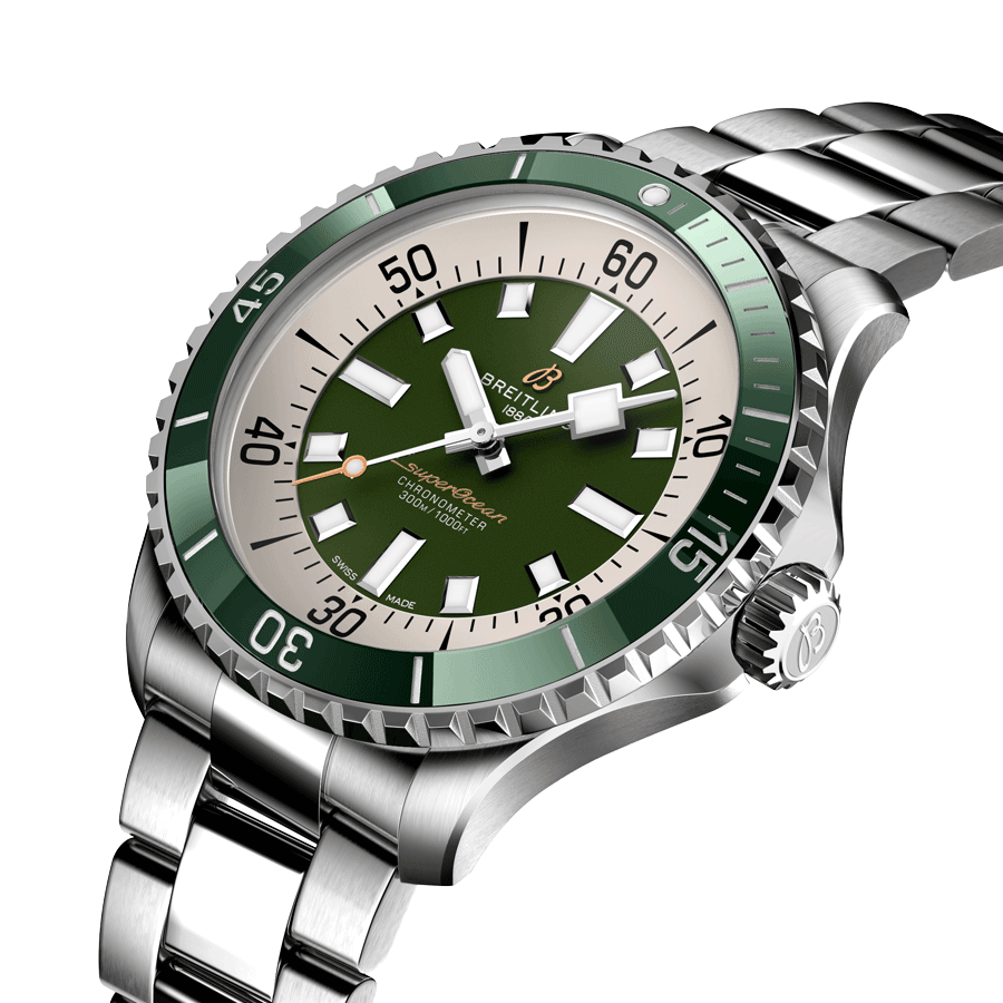 Montre Breitling Superocean automatique cadran vert bracelet acier 44 mm A17376A31L1A1