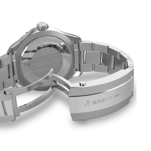 Montre Breitling Superocean automatique cadran vert bracelet acier 44 mm A17376A31L1A1
