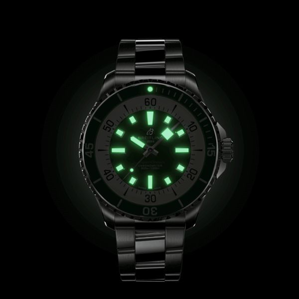 Montre Breitling Superocean automatique cadran vert bracelet acier 44 mm A17376A31L1A1