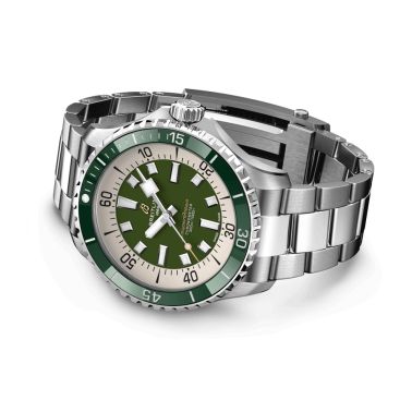 Montre Breitling Superocean automatique cadran vert bracelet acier 44 mm A17376A31L1A1