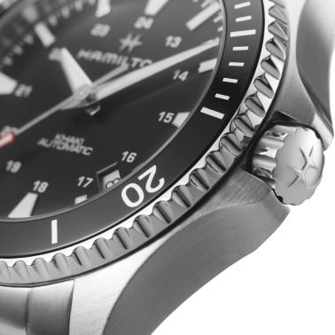 Montre Hamilton Khaki Navy Scuba cadran noir lunette noire bracelet acier 40 mm