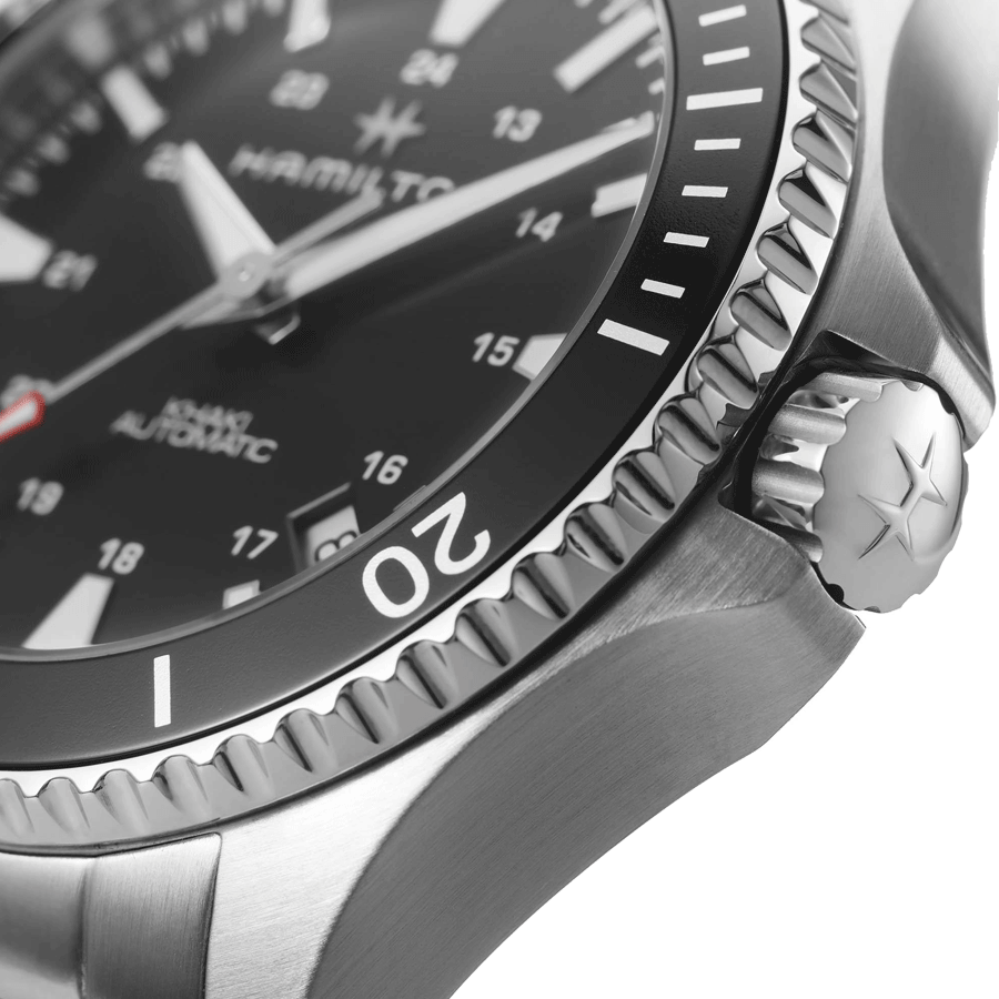 Montre Hamilton Khaki Navy Scuba cadran noir lunette noire bracelet acier 40 mm