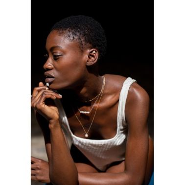 Boucle d’oreille earcuff Claverin Hanging one en or jaune et perles roses 15 mm