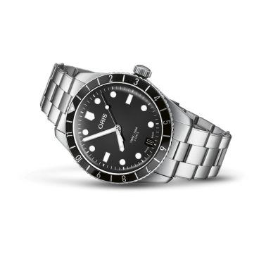Oris Divers Sixty-Five 12H Calibre 400 automatic black dial steel bracelet 40 mm