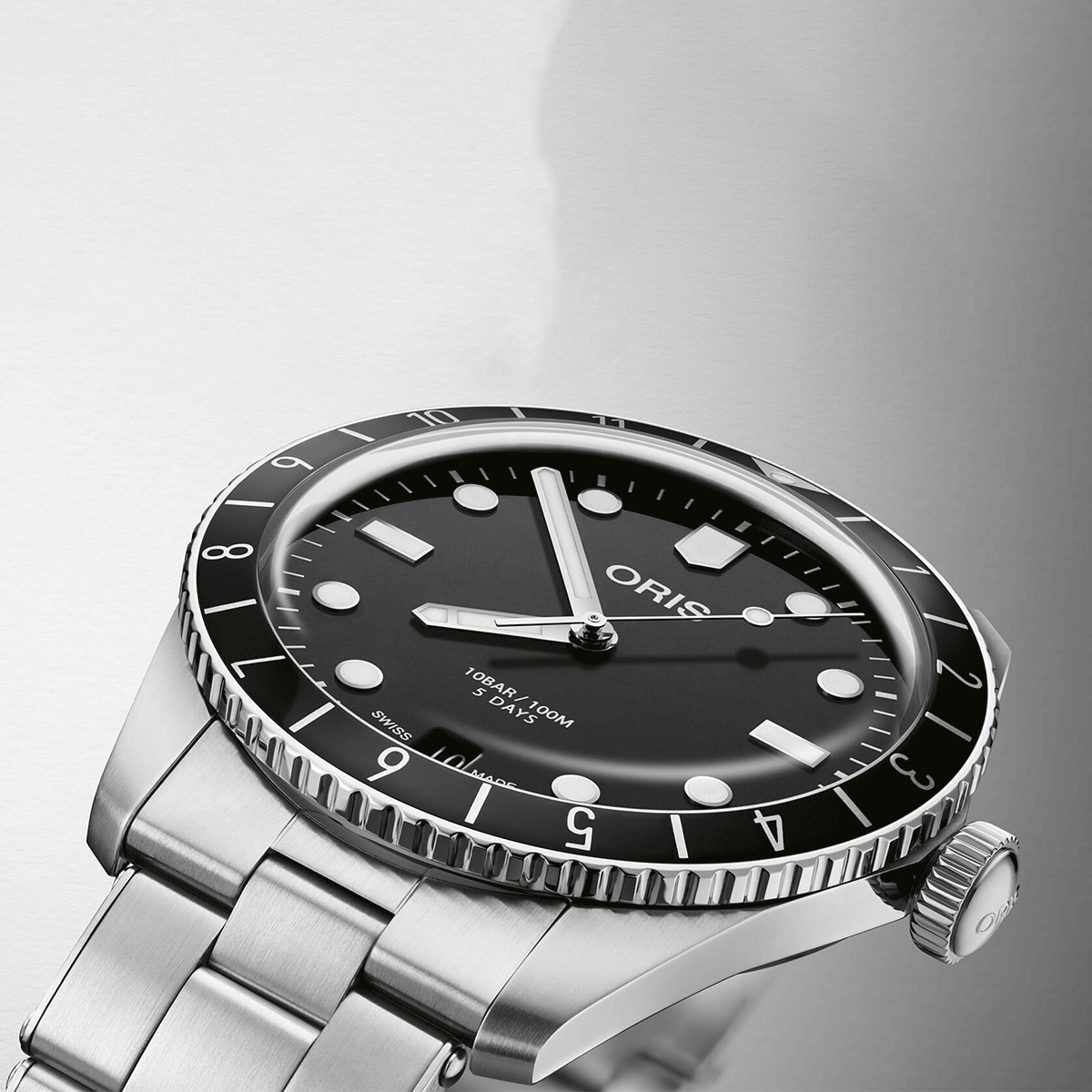 Montre Oris Divers Sixty-Five 12H Calibre 400 automatique cadran noir bracelet acier 40 mm