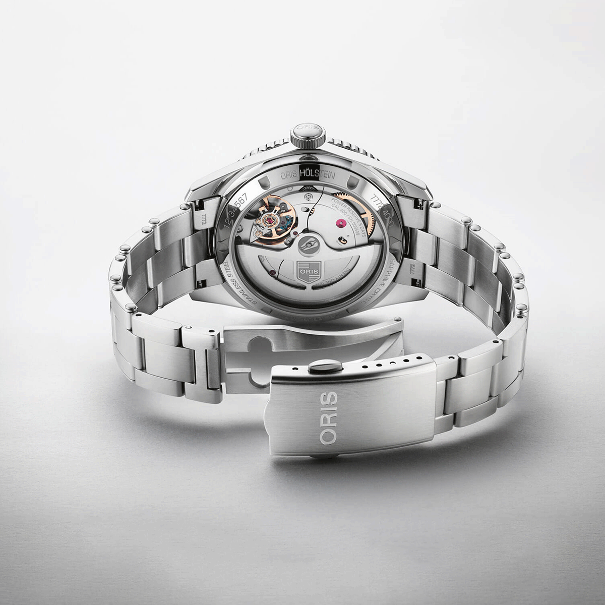 Montre Oris Divers Sixty-Five 12H Calibre 400 automatique cadran noir bracelet acier 40 mm