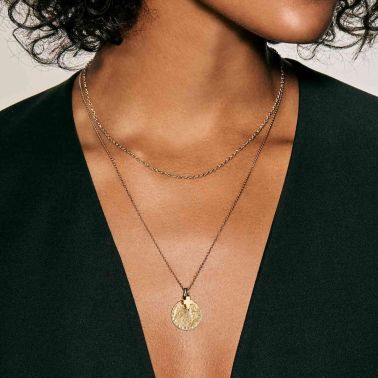 Arthus Bertrand Rain of Stars medal in yellow gold