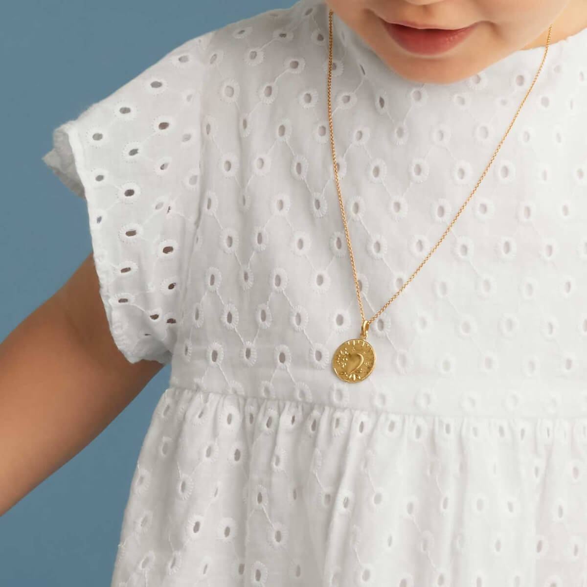 Arthus Bertrand Starry Heart medal in yellow gold