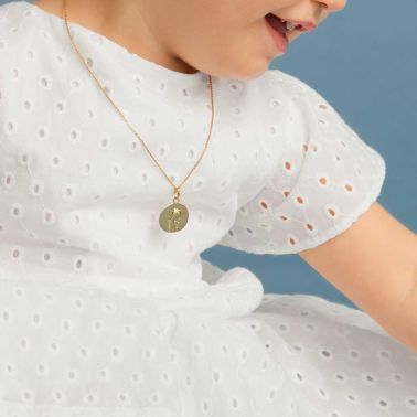 Arthus BertrandPraying Virgin pebble medal in yellow gold