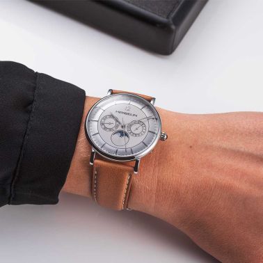 Montre Herbelin Inspiration quartz phase de lune cadran argenté bracelet cuir 38 mm