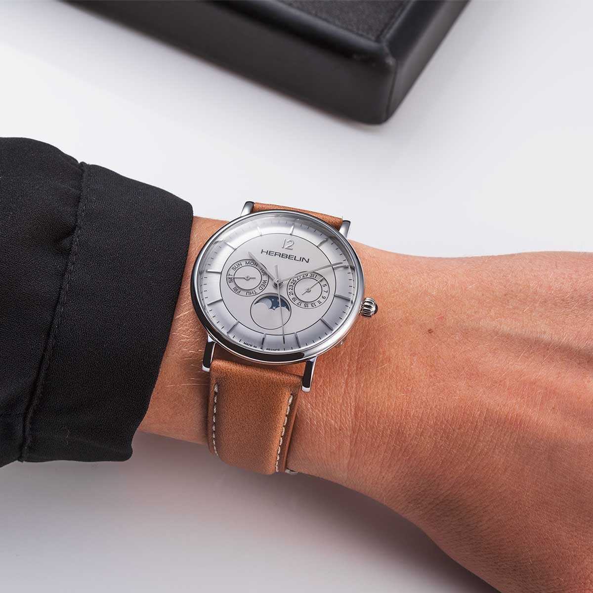 Herbelin Inspiration quartz moon phase silver dial leather strap 38 mm