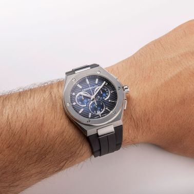 Montre Herbelin Cap Camarat quartz chronographe cadran bleu bracelet caoutchouc 42 mm