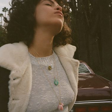 Pendentif Aurélie Bidermann Scarabée en or jaune et opale rose