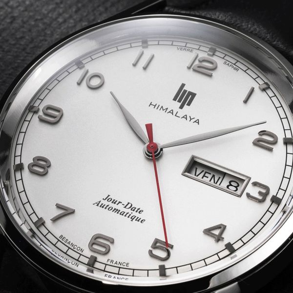 Montre Lip Himalaya Automatique cadran blanc bracelet cuir noir 40 mm