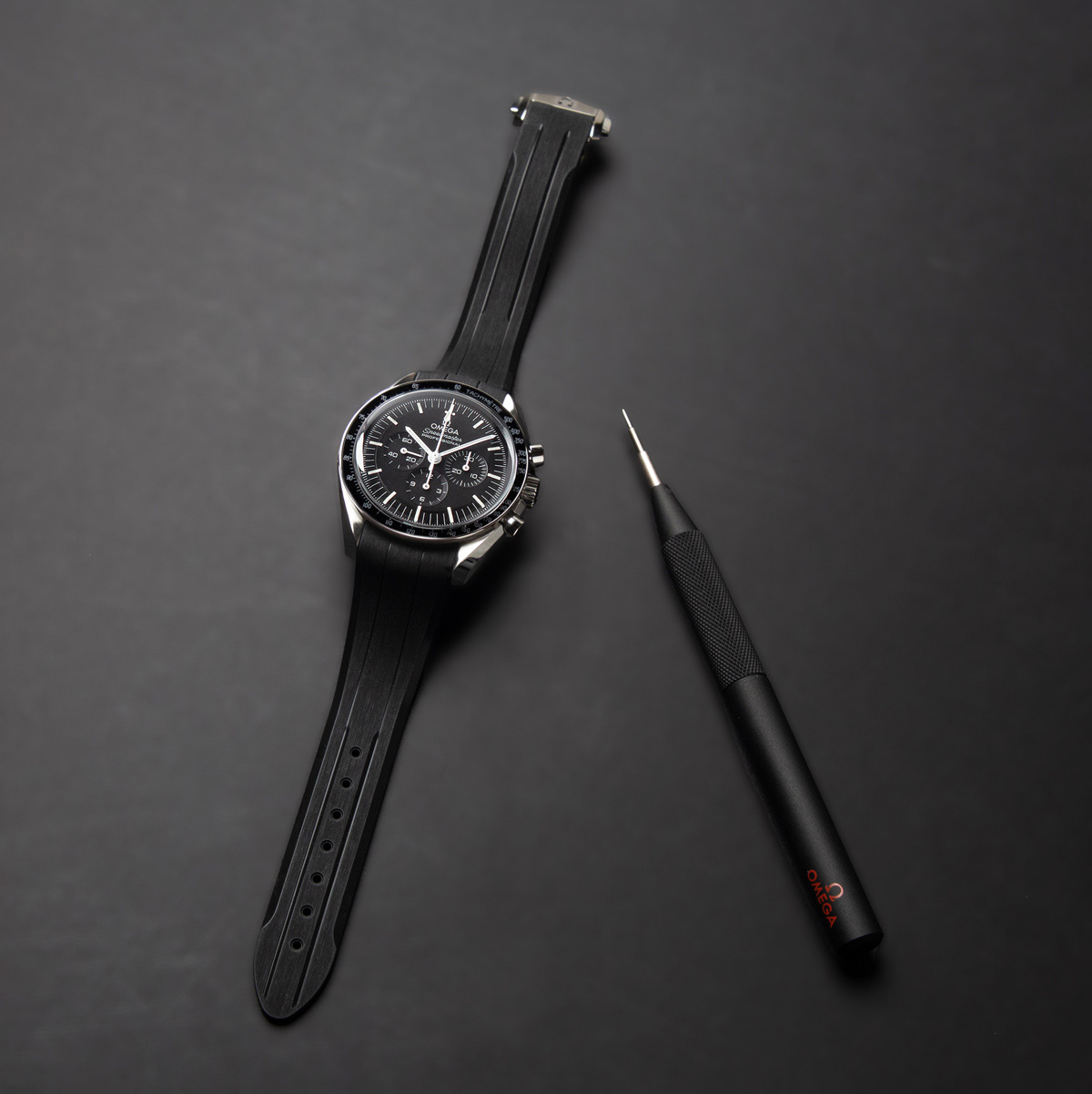 Speedmaster rubber strap clearance