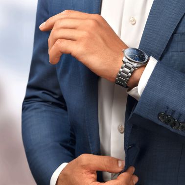 Montre Longines Master Collection Annual Calendar automatique cadran bleu bracelet acier 42 mm L2.920.4.92.6