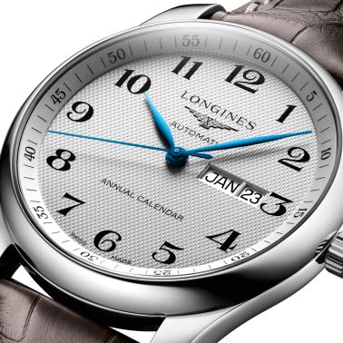 Montre Longines Master Collection Annual Calendar automatique cadran argenté bracelet cuir brun 42 mm L2.920.4.78.3