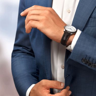 Montre Longines Master Collection Annual Calendar automatique cadran argenté bracelet cuir brun 42 mm L2.920.4.78.3