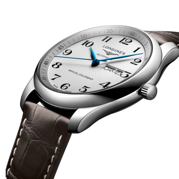 Montre Longines Master Collection Annual Calendar automatique cadran argenté bracelet cuir brun 42 mm L2.920.4.78.3