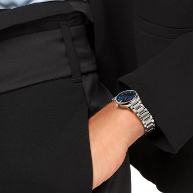 Montre Longines Master Collection automatique cadran bleu nuit index diamants 25,5 mm L2.128.4.97.6