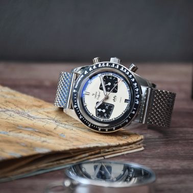 Montre Yema Rallygraf Meca-Quartz cadran crème bracelet acier maille milanaise 39 mm YMHF1580-BM