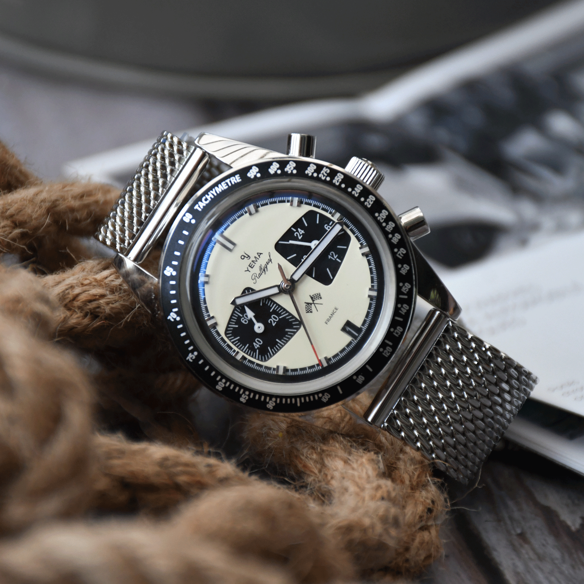 Montre Yema Rallygraf Meca-Quartz cadran crème bracelet acier maille milanaise 39 mm YMHF1580-BM