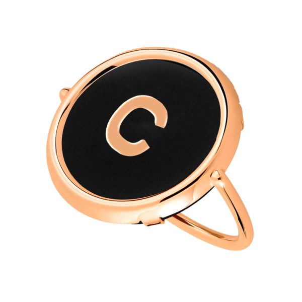 Bague Ginette NY Initial C Disc Ring en or rose et onyx